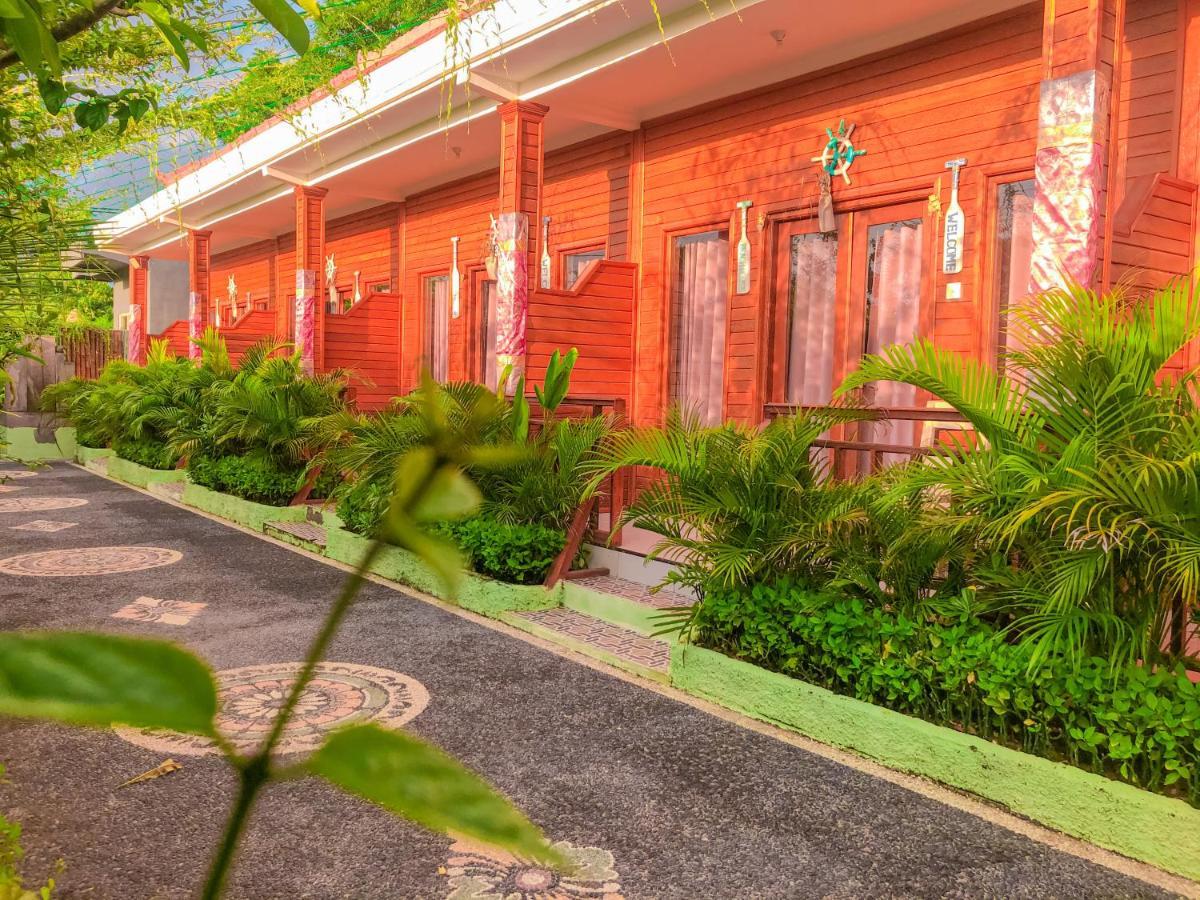 Auora Guest House Nusa Lembongan  Exterior photo