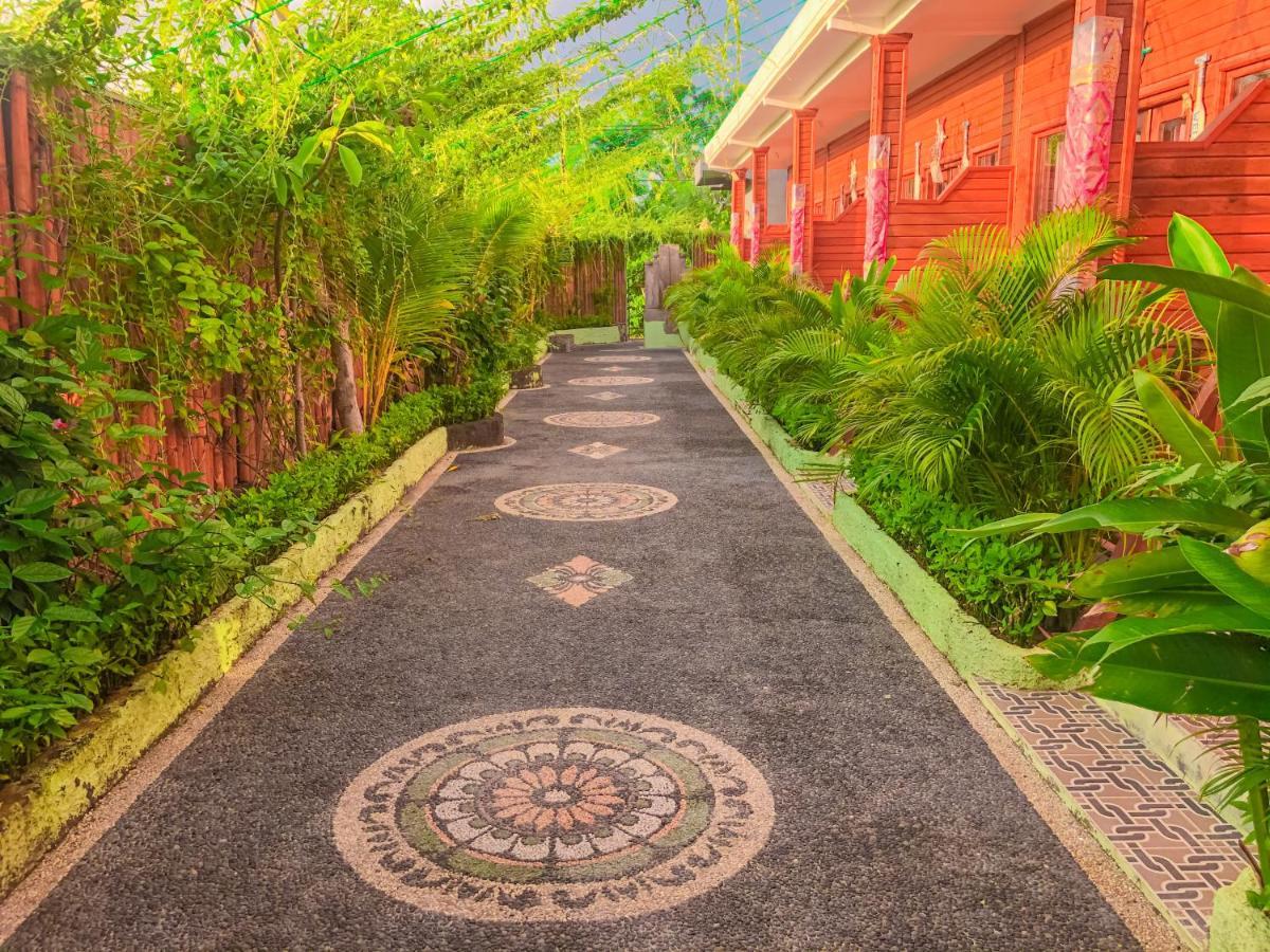 Auora Guest House Nusa Lembongan  Exterior photo