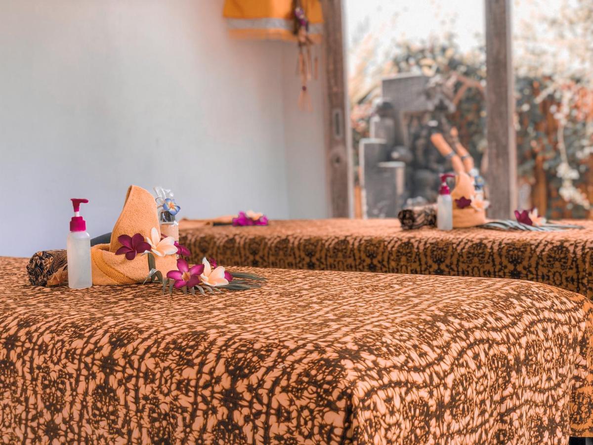 Auora Guest House Nusa Lembongan  Exterior photo