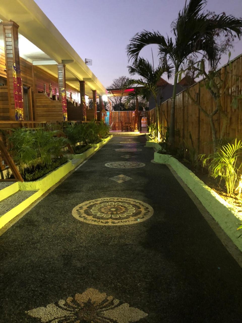 Auora Guest House Nusa Lembongan  Exterior photo