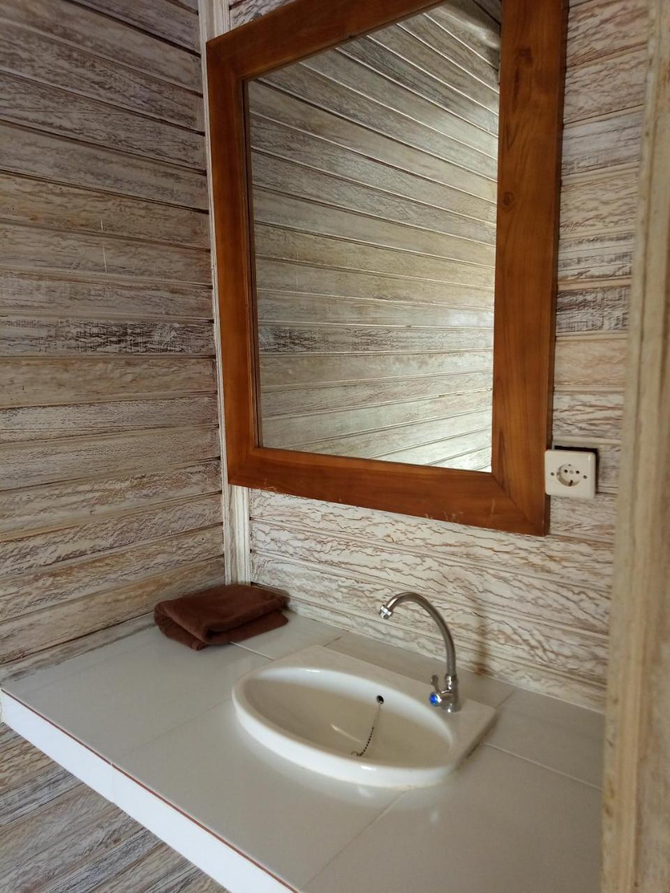 Auora Guest House Nusa Lembongan  Exterior photo